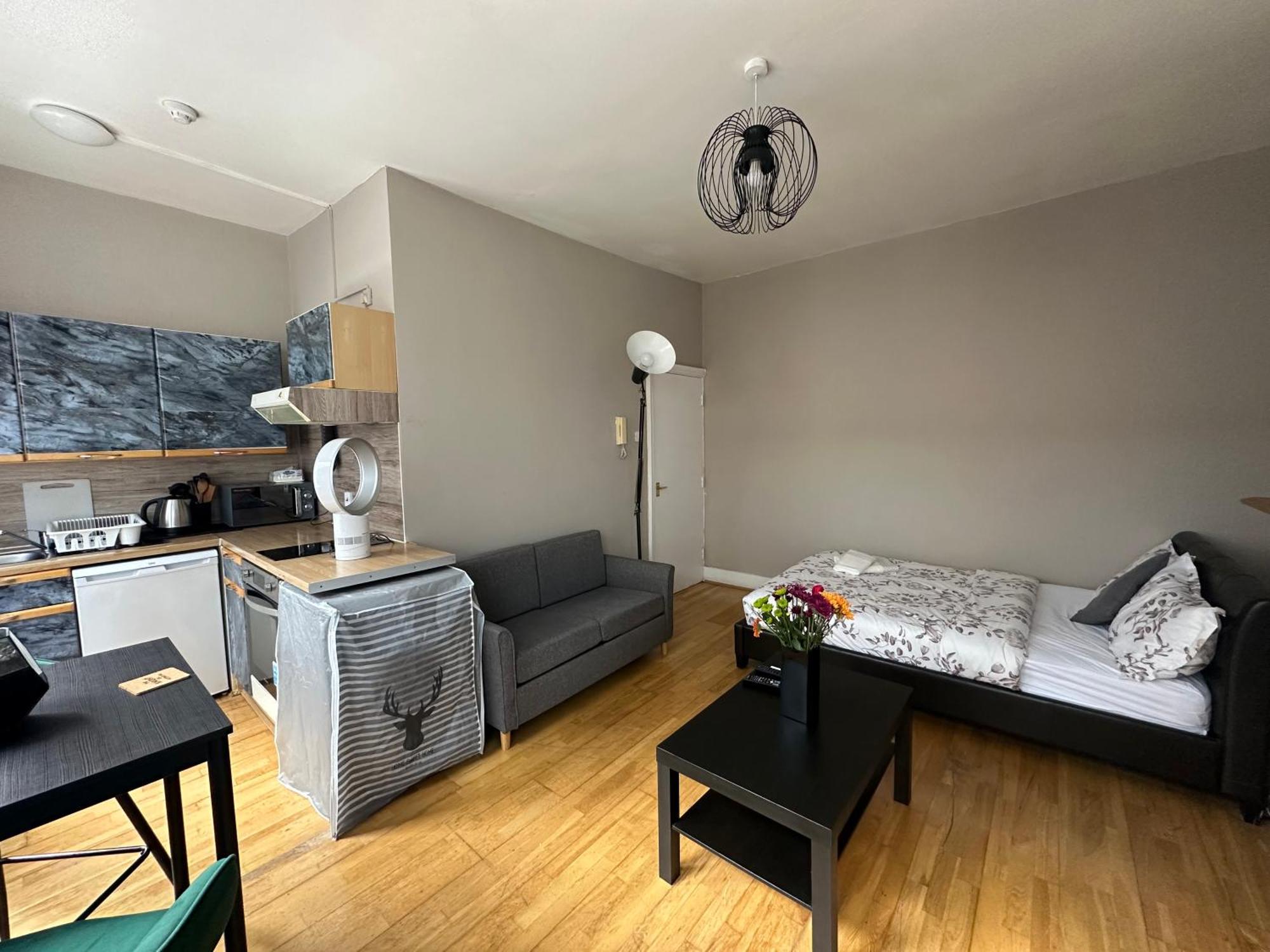 Stay Inn Studio'S Londra Exterior foto