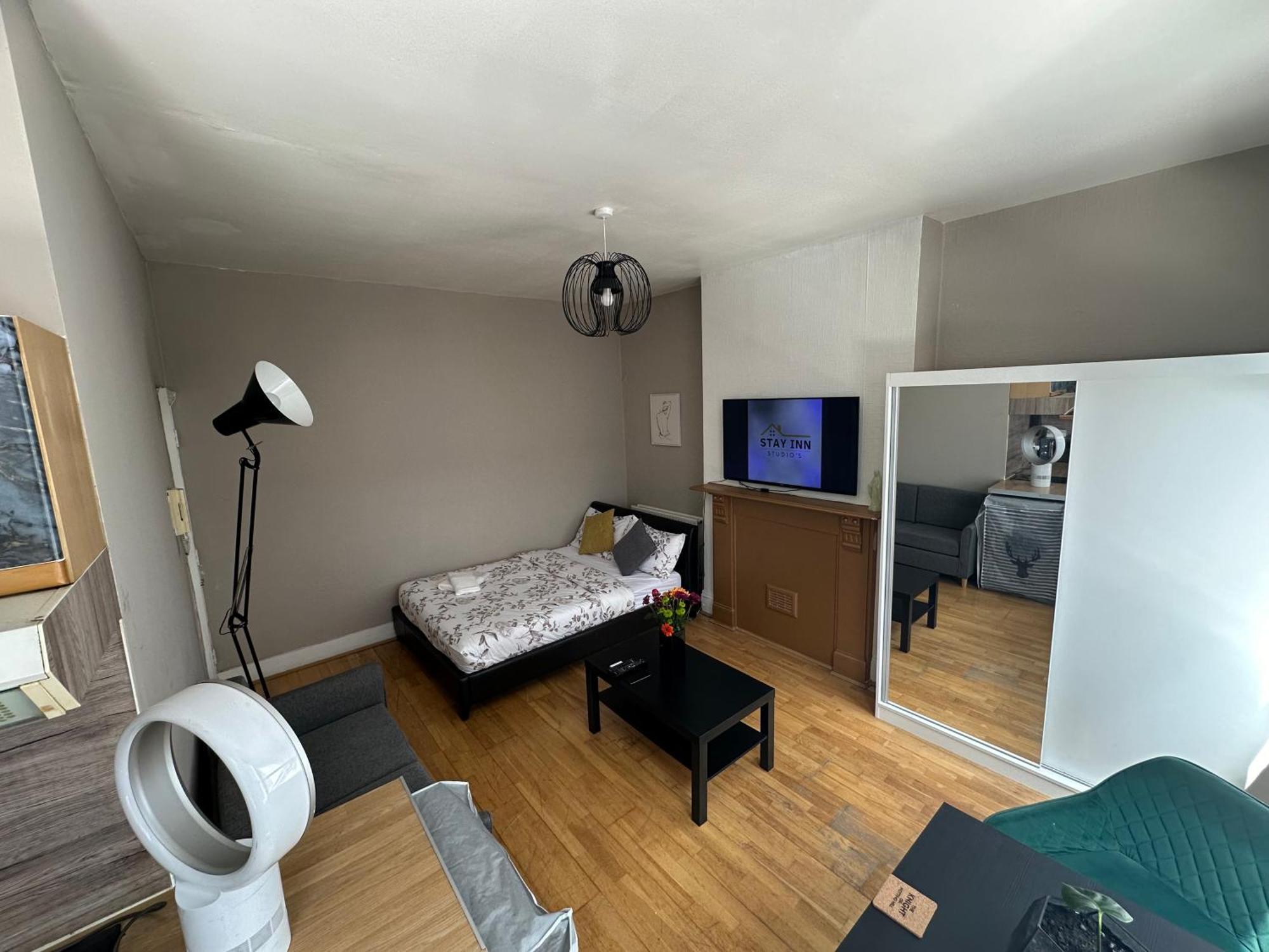 Stay Inn Studio'S Londra Exterior foto