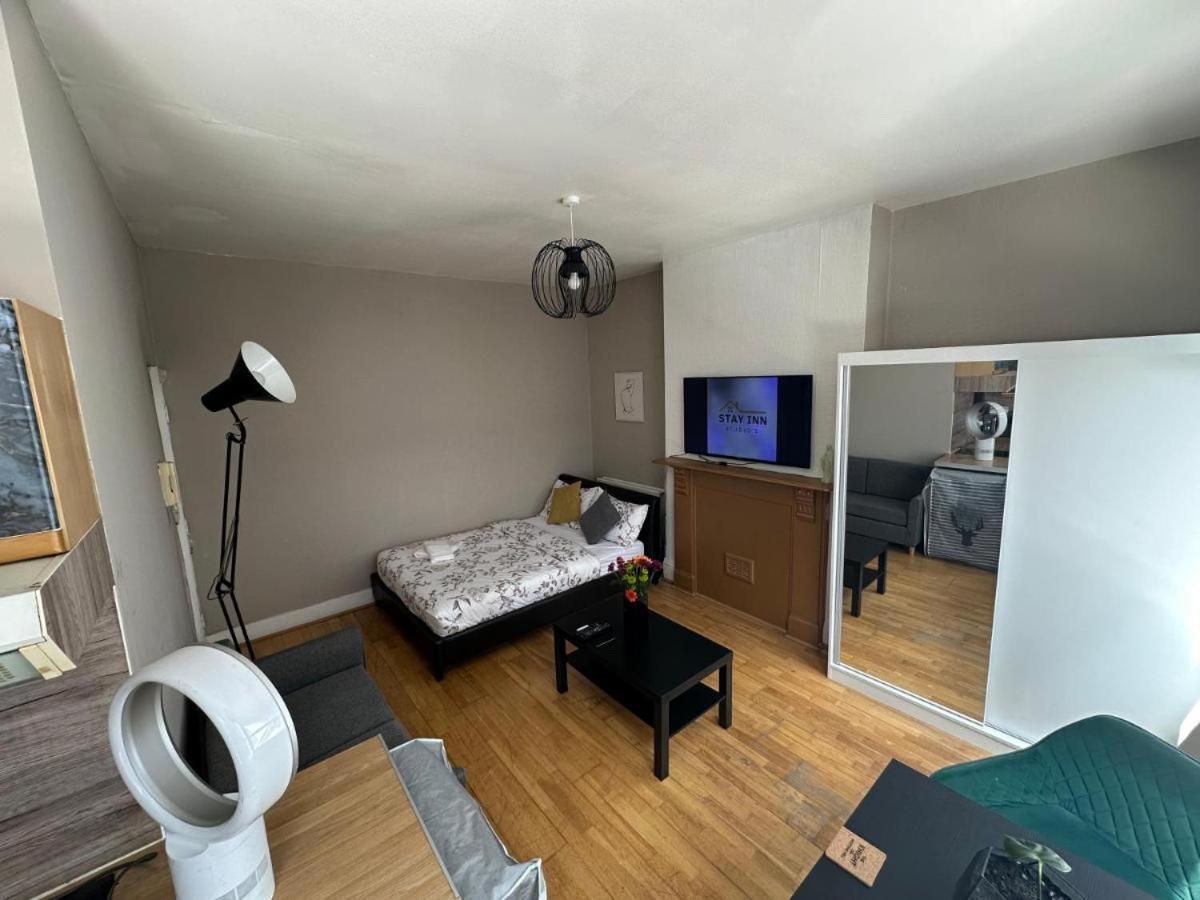 Stay Inn Studio'S Londra Exterior foto